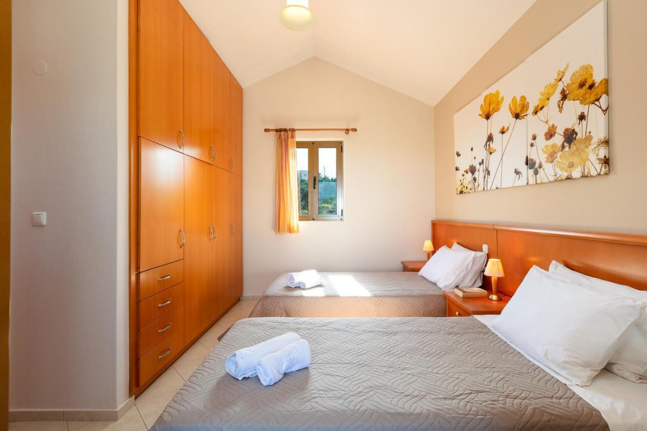 Maroulas Villas Ioanna & Stavros, Private Pools, Bbq & Seaview, By Thinkvilla エクステリア 写真